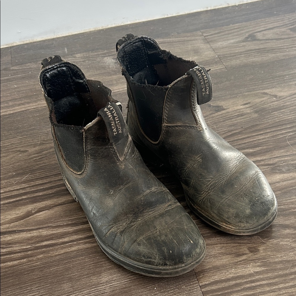 Dark Brown Blundstones